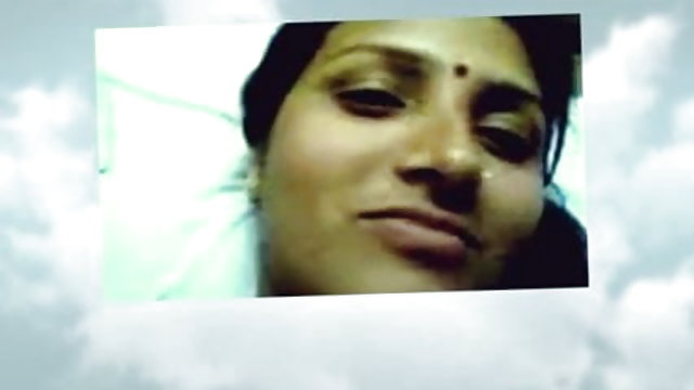 അശ്ലീലം ഓൺലൈനിൽ രജിസ്ട്രേഷൻ ഇല്ല സെക്സി ദേശി. മുറ്റത്ത്