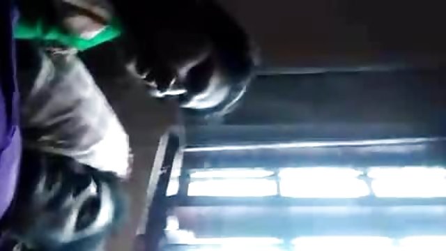 അശ്ലീലം ഓൺലൈനിൽ രജിസ്ട്രേഷൻ ഇല്ല അമ്മായി, 1