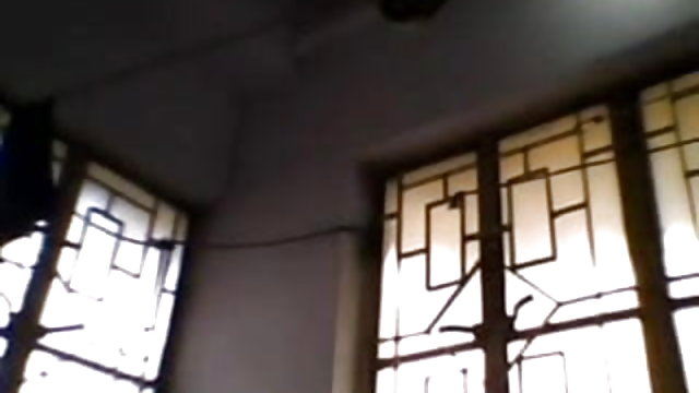 അശ്ലീലം ഓൺലൈനിൽ രജിസ്ട്രേഷൻ ഇല്ല ഇന്ത്യൻ അശ്ലീല വീഡിയോ ക്ലിപ്പ് 1200 മുറ്റത്ത്