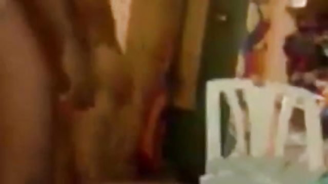 അശ്ലീലം ഓൺലൈനിൽ രജിസ്ട്രേഷൻ ഇല്ല വീഡിയോ ചിത്രം സെക്സി ദേശി. മുറ്റത്ത്